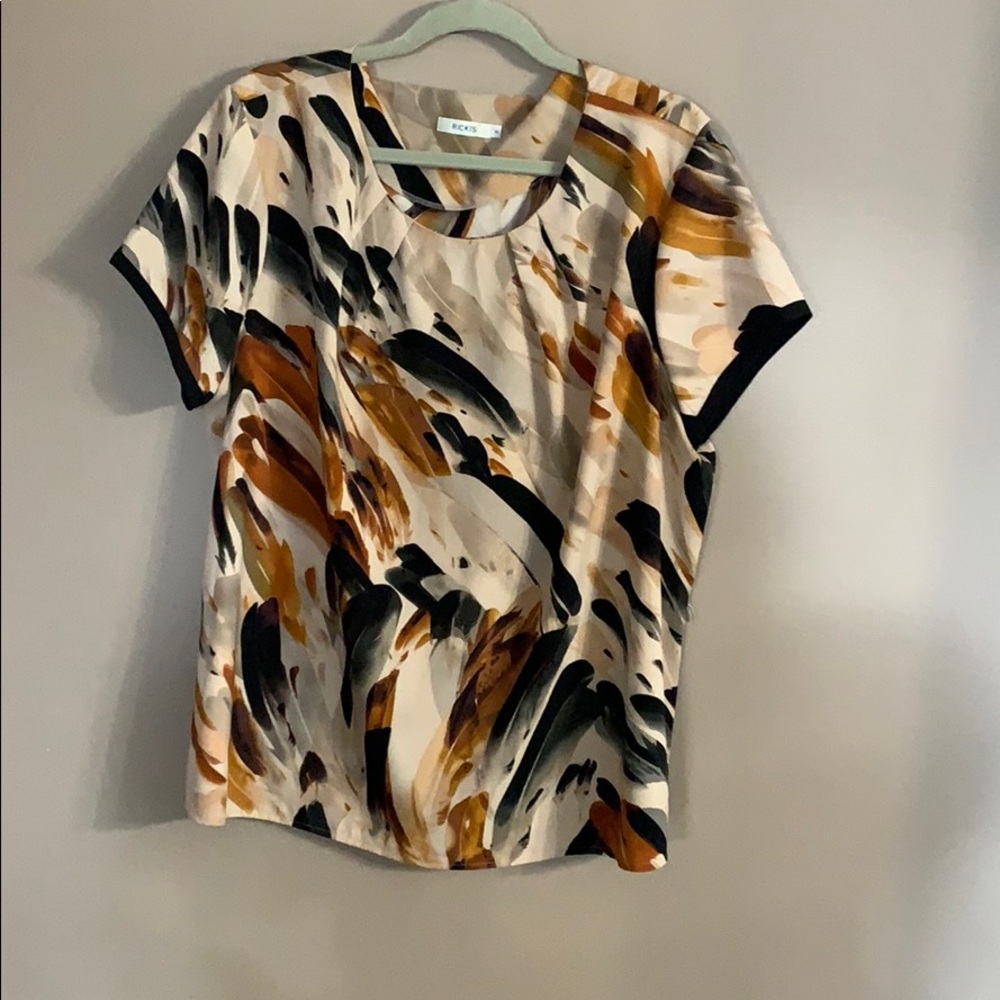 Beautiful fall shirt.